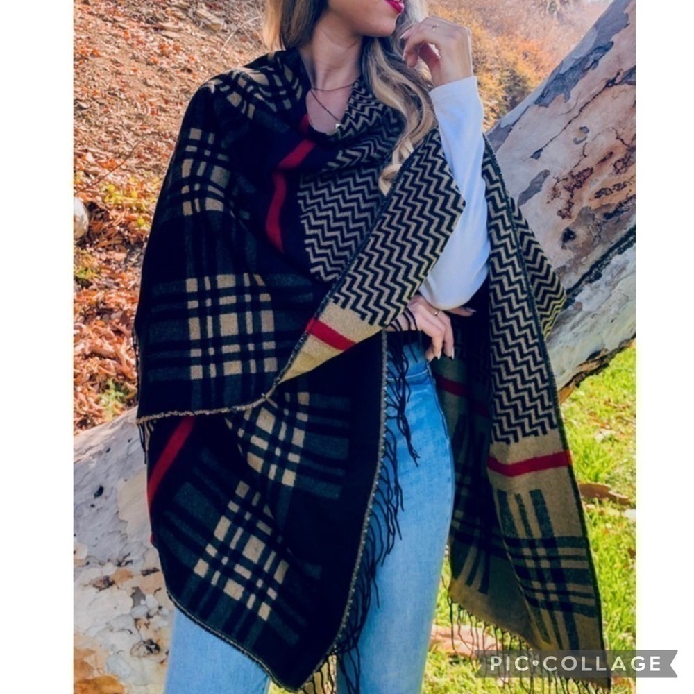 Warm n Cozy Ruana Wrap - Picture 6 of 6
